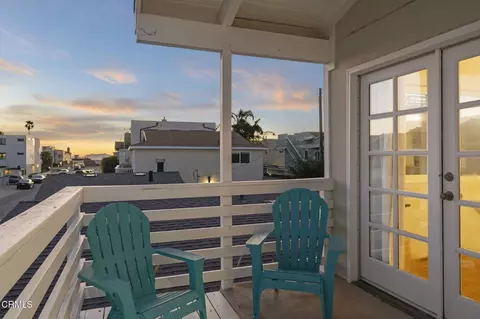 Exterior - 137 Santa Monica Ave, Oxnard, CA 93035 photo 4 of 10