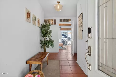 Entry Way - 137 Santa Monica Ave, Oxnard, CA 93035 photo 1 of 2