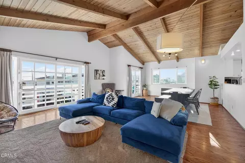 Living - 137 Santa Monica Ave, Oxnard, CA 93035 photo 5 of 8