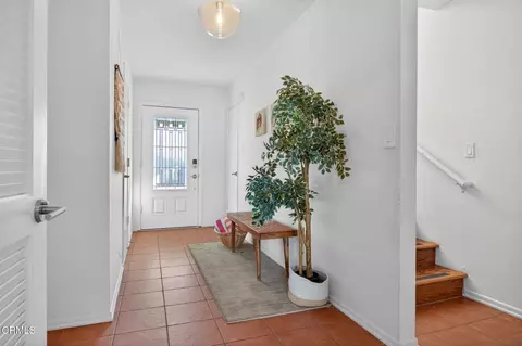 Entry Way - 137 Santa Monica Ave, Oxnard, CA 93035 photo 2 of 2
