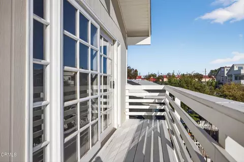 Exterior - 137 Santa Monica Ave, Oxnard, CA 93035 photo 5 of 10