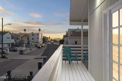 Exterior - 137 Santa Monica Ave, Oxnard, CA 93035 photo 2 of 10