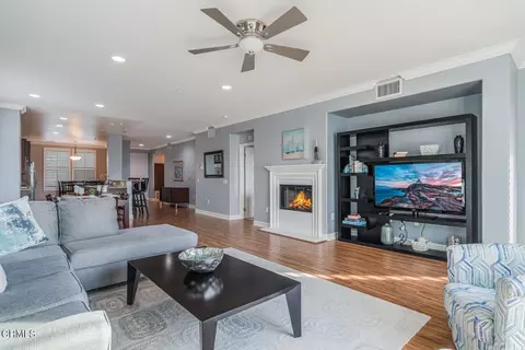 Living - 1541 Windshore Way, Oxnard, CA 93035 photo 2 of 2