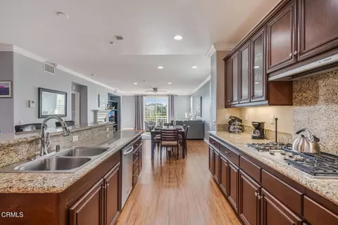 Kitchen - 1541 Windshore Way, Oxnard, CA 93035 photo 3 of 6