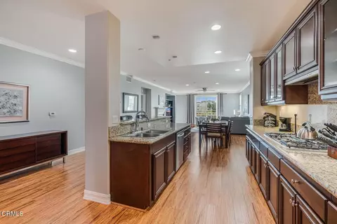 Kitchen - 1541 Windshore Way, Oxnard, CA 93035 photo 4 of 6