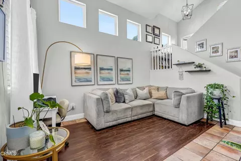 Living - 902 Paseo Brisas Lindas, Oxnard, CA 93030 photo 1 of 2