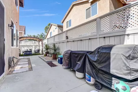 Exterior - 902 Paseo Brisas Lindas, Oxnard, CA 93030 photo 3 of 3