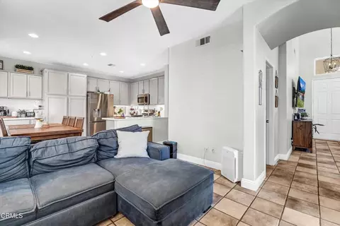 Entry Way - 902 Paseo Brisas Lindas, Oxnard, CA 93030 photo 2 of 2