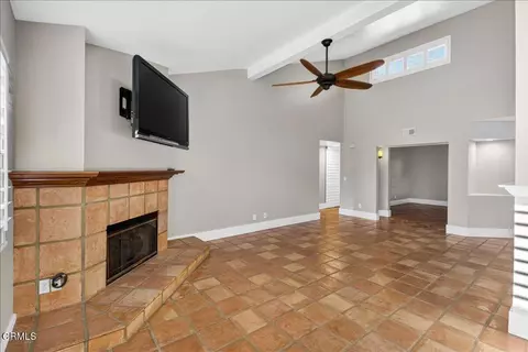 Living - 2900 Windward Way, Oxnard, CA 93035 photo 1 of 5