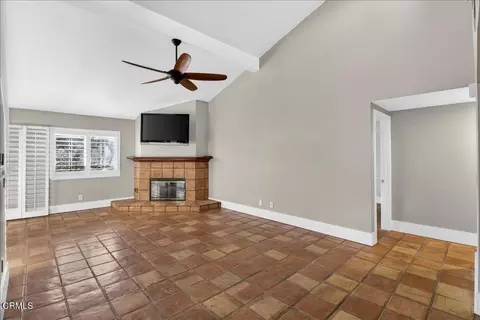 Living - 2900 Windward Way, Oxnard, CA 93035 photo 3 of 5