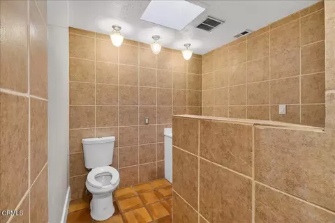 Bath - 2900 Windward Way, Oxnard, CA 93035 photo 6 of 8