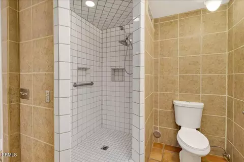 Bath - 2900 Windward Way, Oxnard, CA 93035 photo 3 of 8