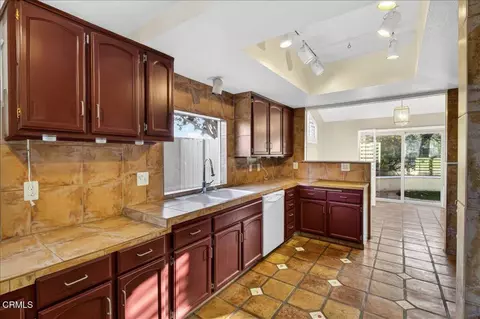 Kitchen - 2900 Windward Way, Oxnard, CA 93035 photo 8 of 8