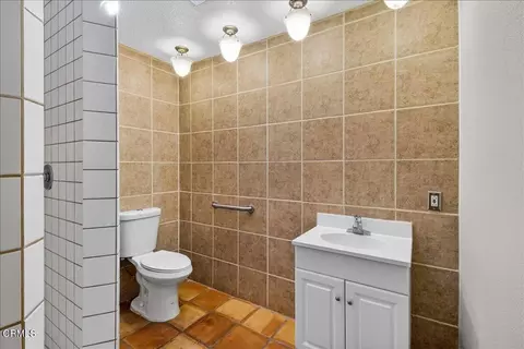 Bath - 2900 Windward Way, Oxnard, CA 93035 photo 1 of 8