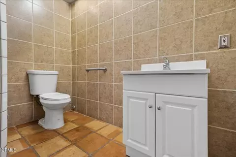 Bath - 2900 Windward Way, Oxnard, CA 93035 photo 5 of 8