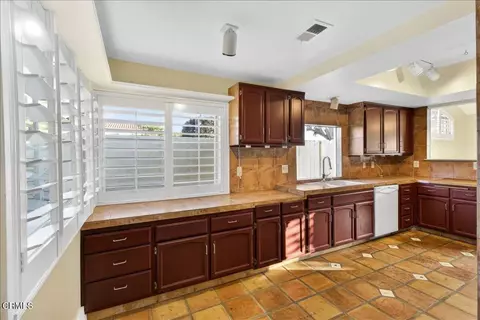 Kitchen - 2900 Windward Way, Oxnard, CA 93035 photo 1 of 8