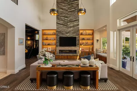 Living - 1069 Corte Barroso, Camarillo, CA 93010 photo 2 of 4