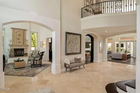 Entry Way - 1069 Corte Barroso, Camarillo, CA 93010 photo 2 of 4