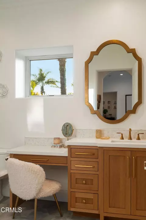 Bath - 1069 Corte Barroso, Camarillo, CA 93010 photo 7 of 8