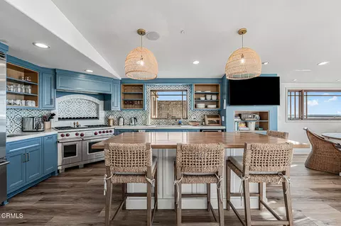 Kitchen - 3365 Ocean Dr, Oxnard, CA 93035 photo 1 of 3
