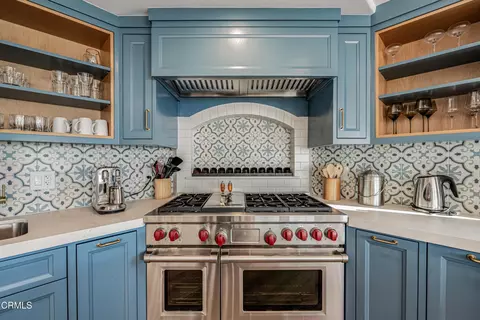Kitchen - 3365 Ocean Dr, Oxnard, CA 93035 photo 2 of 3