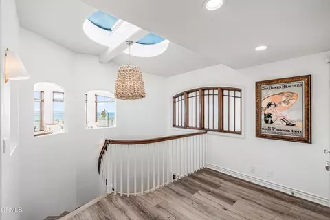 Entry Way - 3365 Ocean Dr, Oxnard, CA 93035 photo 2 of 4