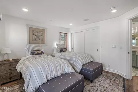 Bedroom - 3365 Ocean Dr, Oxnard, CA 93035 photo 7 of 10