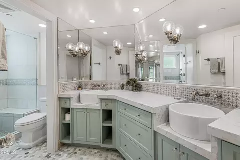 Bath - 3365 Ocean Dr, Oxnard, CA 93035 photo 6 of 8