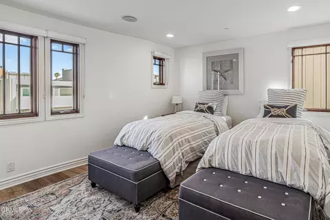 Bedroom - 3365 Ocean Dr, Oxnard, CA 93035 photo 6 of 10
