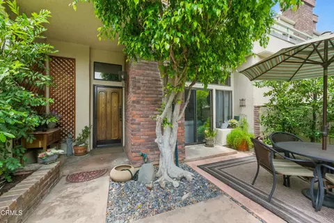 18751 Hatteras St #13, Tarzana, CA 91356