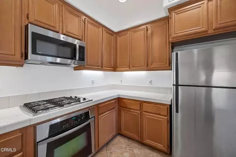 Kitchen - 3800 Alee Ln, Oxnard, CA 93035 photo 2 of 3