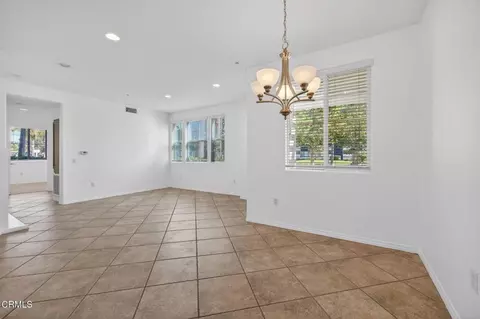 Living - 3800 Alee Ln, Oxnard, CA 93035 photo 1 of 4