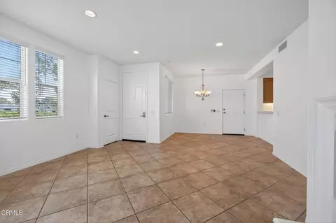 Living - 3800 Alee Ln, Oxnard, CA 93035 photo 2 of 4