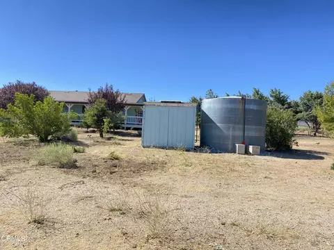 Exterior - 18300 Grant Pl, Tehachapi, CA 93561 photo 7 of 12