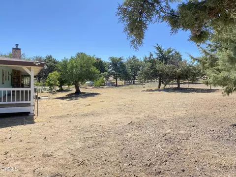 Exterior - 18300 Grant Pl, Tehachapi, CA 93561 photo 11 of 12