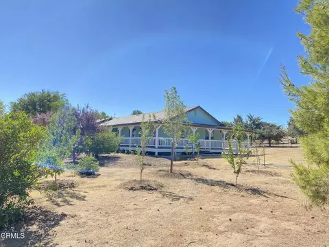 Exterior - 18300 Grant Pl, Tehachapi, CA 93561 photo 4 of 12
