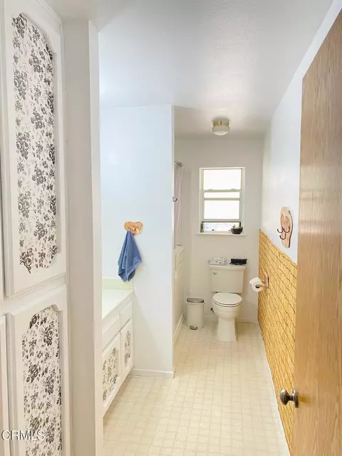 Bath - 18300 Grant Pl, Tehachapi, CA 93561 photo 1 of 3