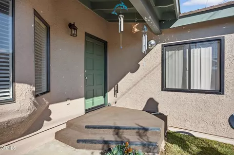 417 N 8th St, Santa Paula, CA 93060