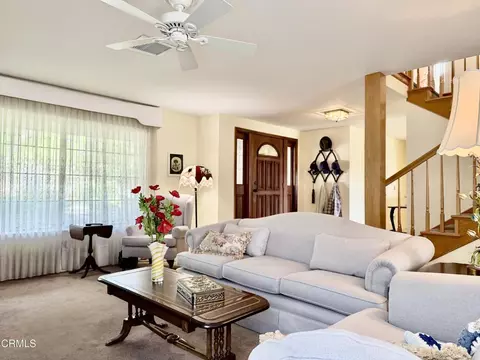Living - 2134 Cold Stream Ct, Oxnard, CA 93036 photo 3 of 4