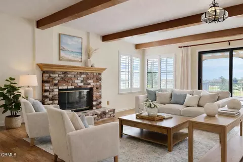 Living - 2134 Cold Stream Ct, Oxnard, CA 93036 photo 2 of 4