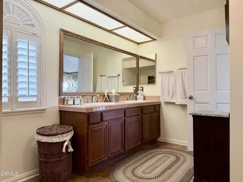 Bath - 2134 Cold Stream Ct, Oxnard, CA 93036 photo 6 of 6