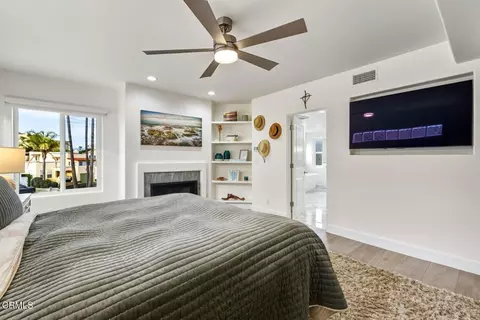 Bedroom - 105 Malibu Ave, Oxnard, CA 93035 photo 2 of 10