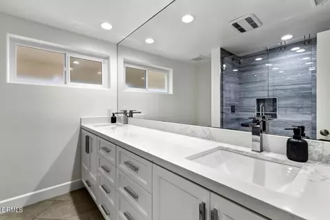 Bath - 105 Malibu Ave, Oxnard, CA 93035 photo 4 of 6