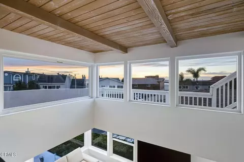Entry Way - 105 Malibu Ave, Oxnard, CA 93035 photo 3 of 4