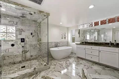 Bath - 105 Malibu Ave, Oxnard, CA 93035 photo 2 of 6