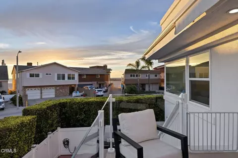 Exterior - 105 Malibu Ave, Oxnard, CA 93035 photo 7 of 8