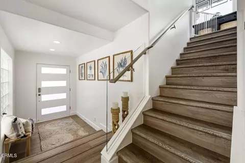 Entry Way - 105 Malibu Ave, Oxnard, CA 93035 photo 2 of 4