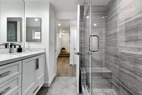Bath - 105 Malibu Ave, Oxnard, CA 93035 photo 5 of 6