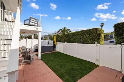 Exterior - 105 Malibu Ave, Oxnard, CA 93035 photo 4 of 8