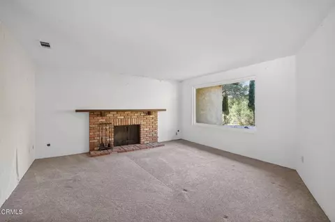 Living - 2170 Ladera Rd, Ojai, CA 93023 photo 4 of 6